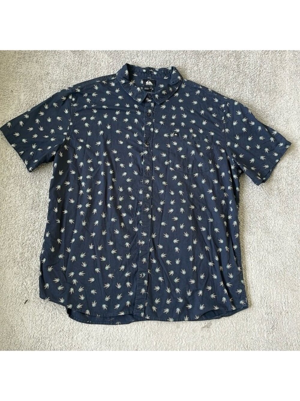 VGC Quicksilver Navy Button Down Short Sleeve Shirt - Size XXL